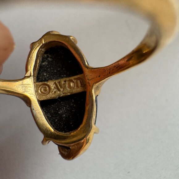 Vintage 70s Avon Night Flower Onyx Gold Ring Approx Size 8 - Picture 2 of 3